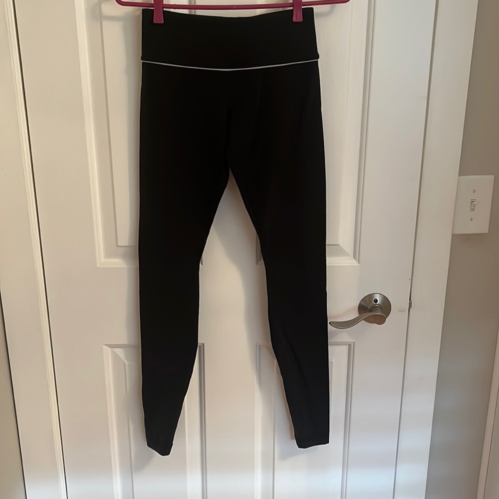 Lululemon black wunderunder crop. NWOT.